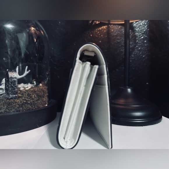 Kate Spade wallet - Picture 4 of 5